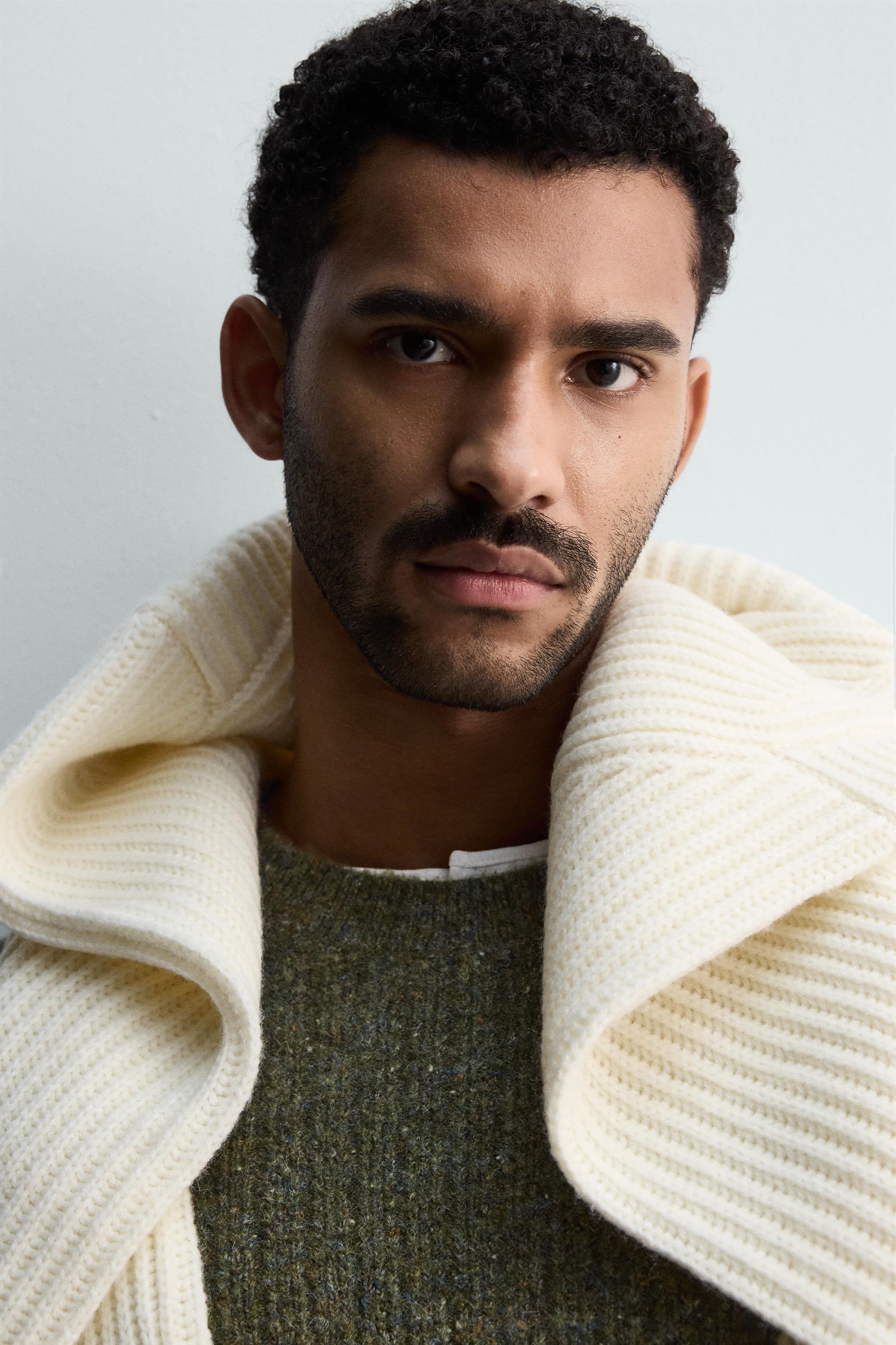 PULL CANNELÉ BOUTONNÉ